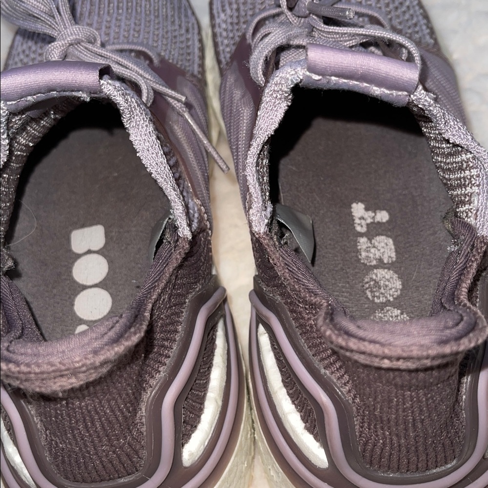 Adidas UltraBoost - Picture 9 of 10